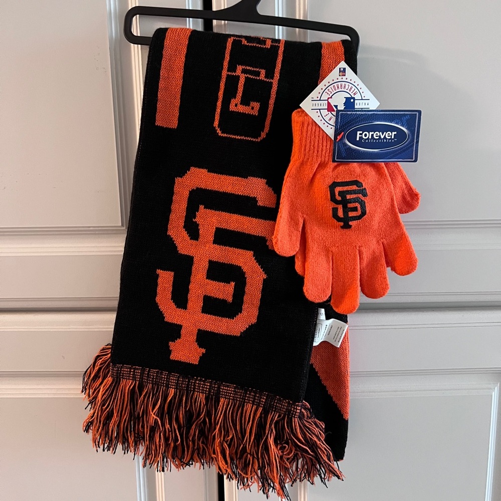 Giants scarf and gloves set